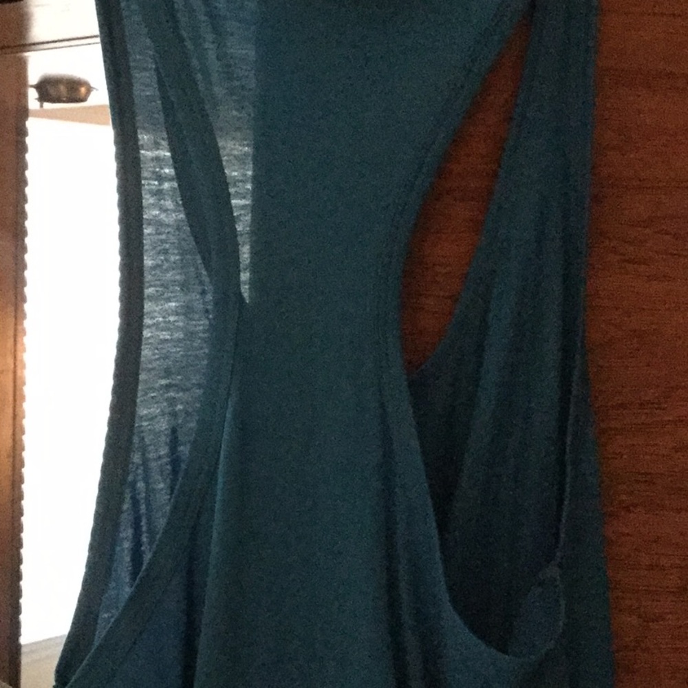 Blue Tank - Picture 4 of 4